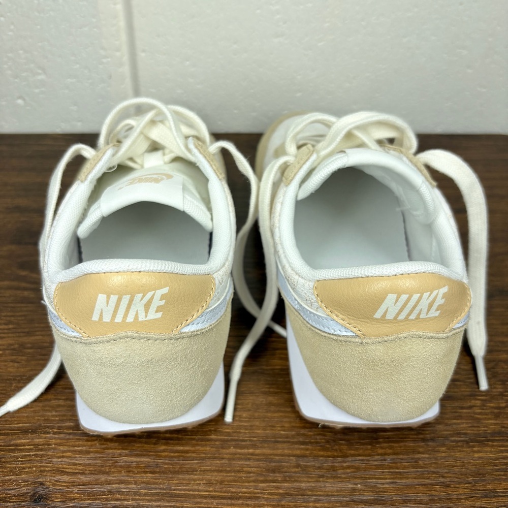 Nike Daybreak Suede Floral Embroidered Fabric Sneakers Size 5.5 Beige White - Picture 4 of 10